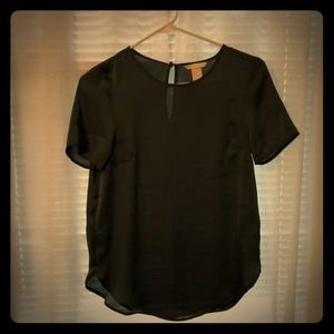 Green short sleeve top